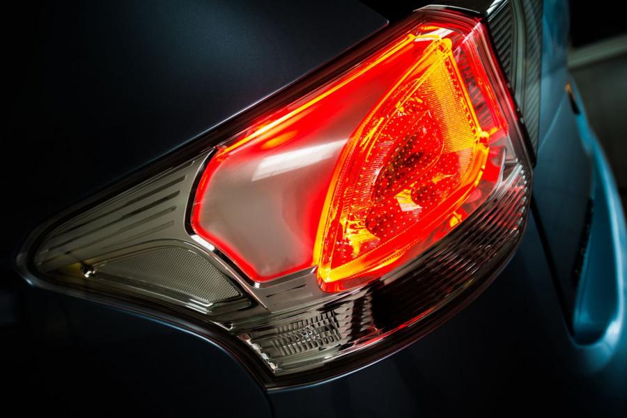  Mitsubishi Outlander PHEV 2012 года  (фото 37 из 48)